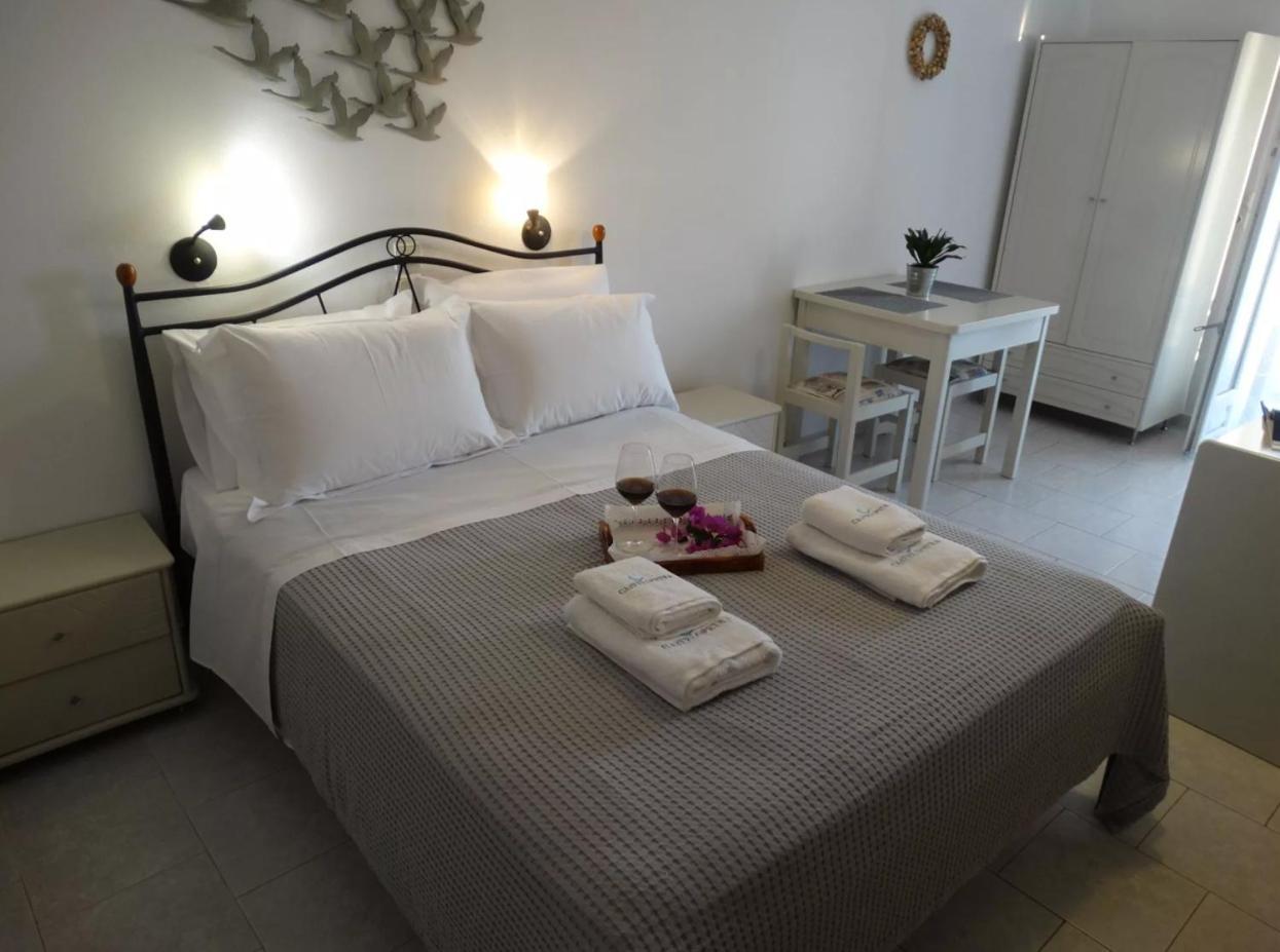 Castelopetra Aparthotel Katapola Exterior foto