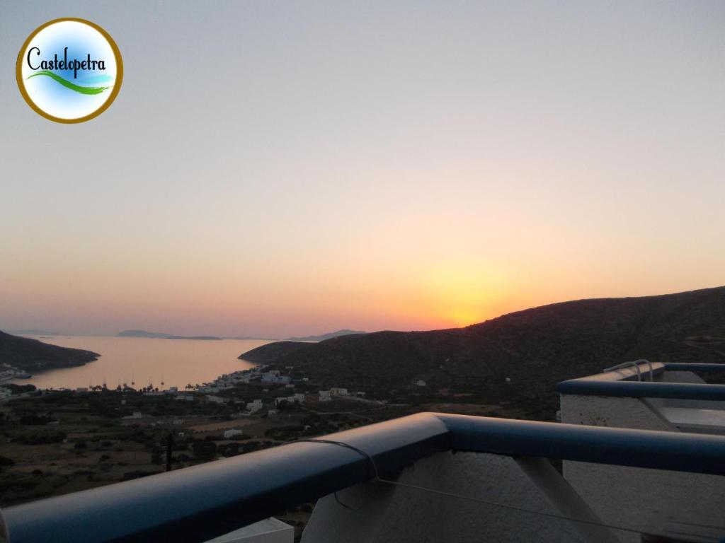 Castelopetra Aparthotel Katapola Cameră foto