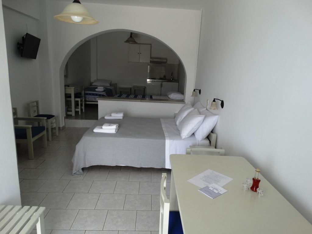 Castelopetra Aparthotel Katapola Exterior foto