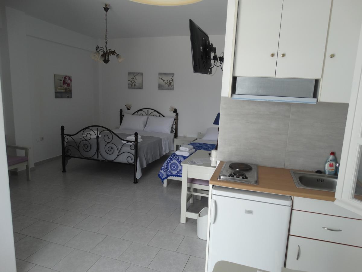 Castelopetra Aparthotel Katapola Exterior foto